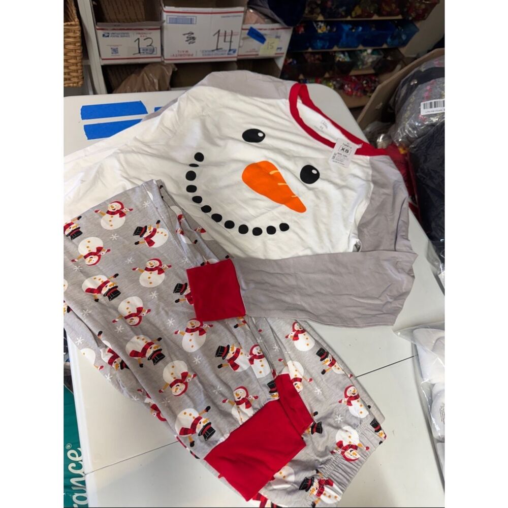 Women's Size XS -Snowman‎  Pajama Set - White & Gray - Picture 3 of 3